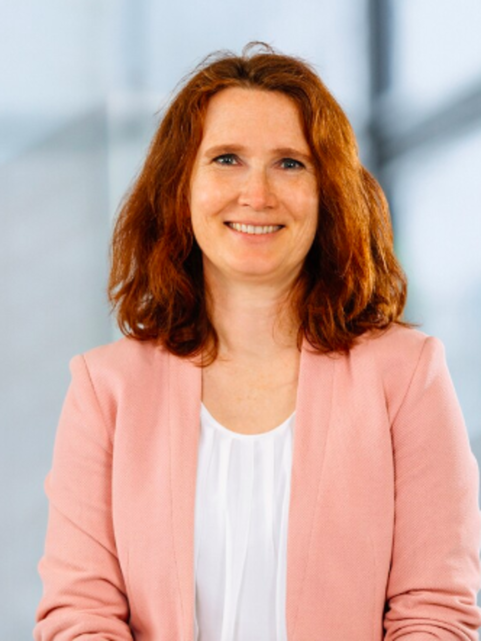 Portraitfoto von Birte Frommer.