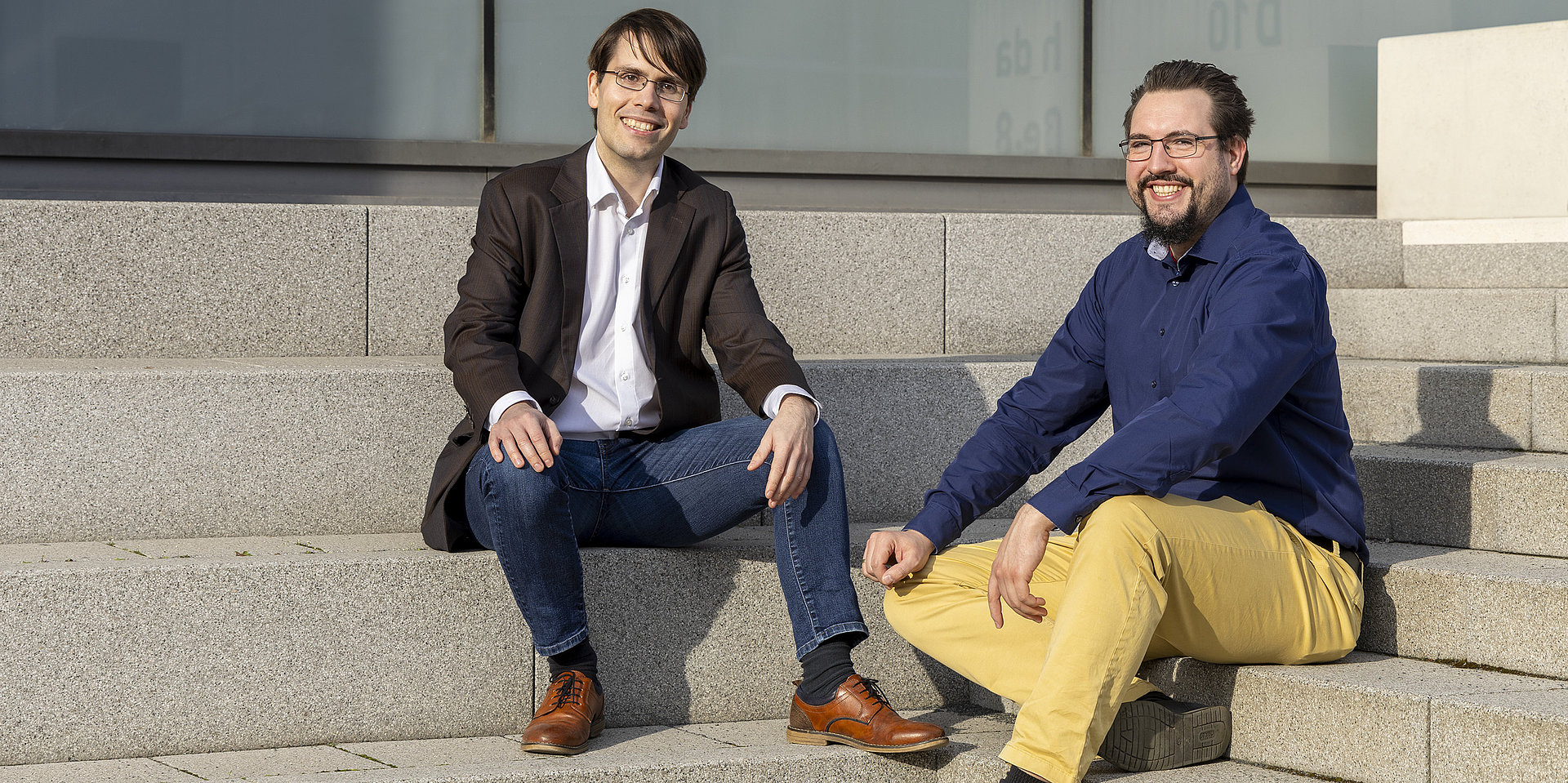  Die Informatiker Dr. Lukas Kaupp (rechts) und Alexander Zender von der Hochschule Darmstadt.
