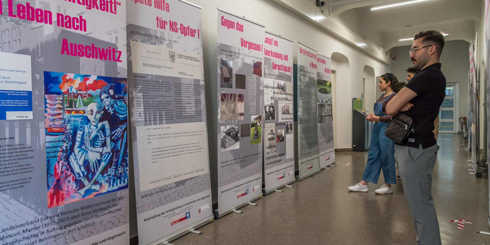 Ausstellung zum Thema "Der Weg der Sinti und Roma".