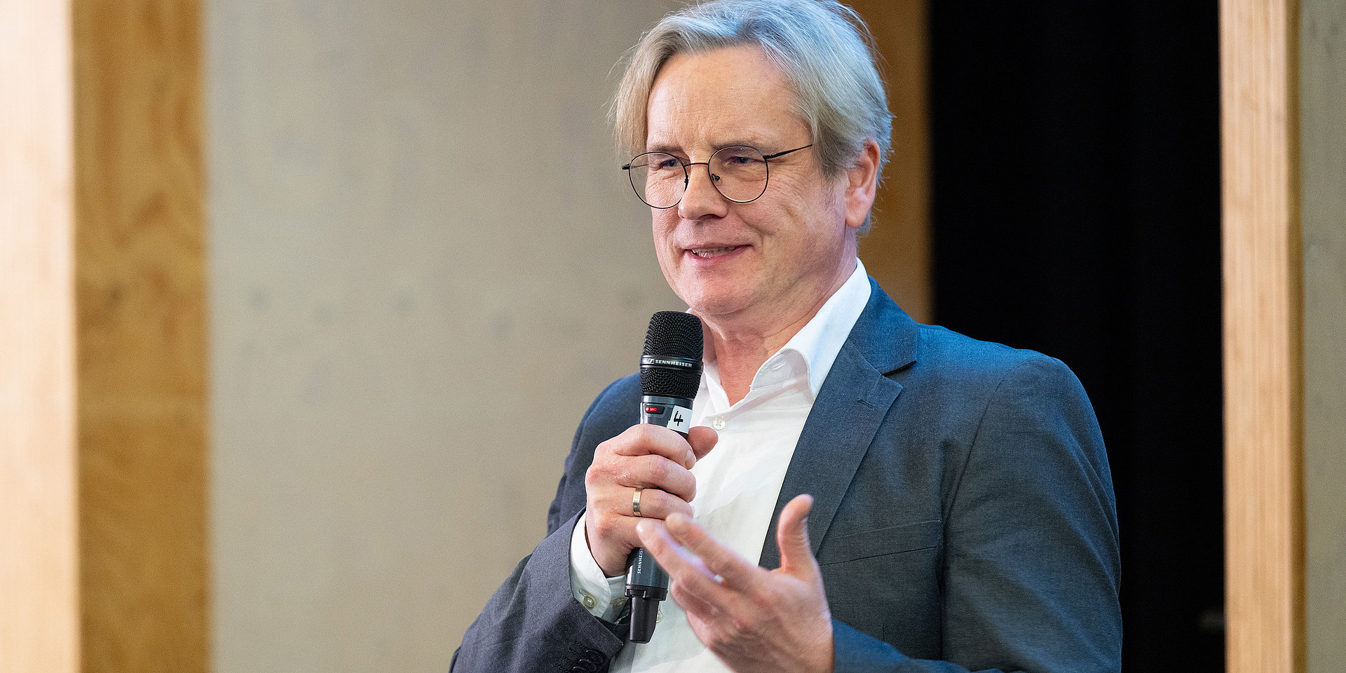 Prof. Dr. Mario Rund von der h_da sprach als Zweiter.